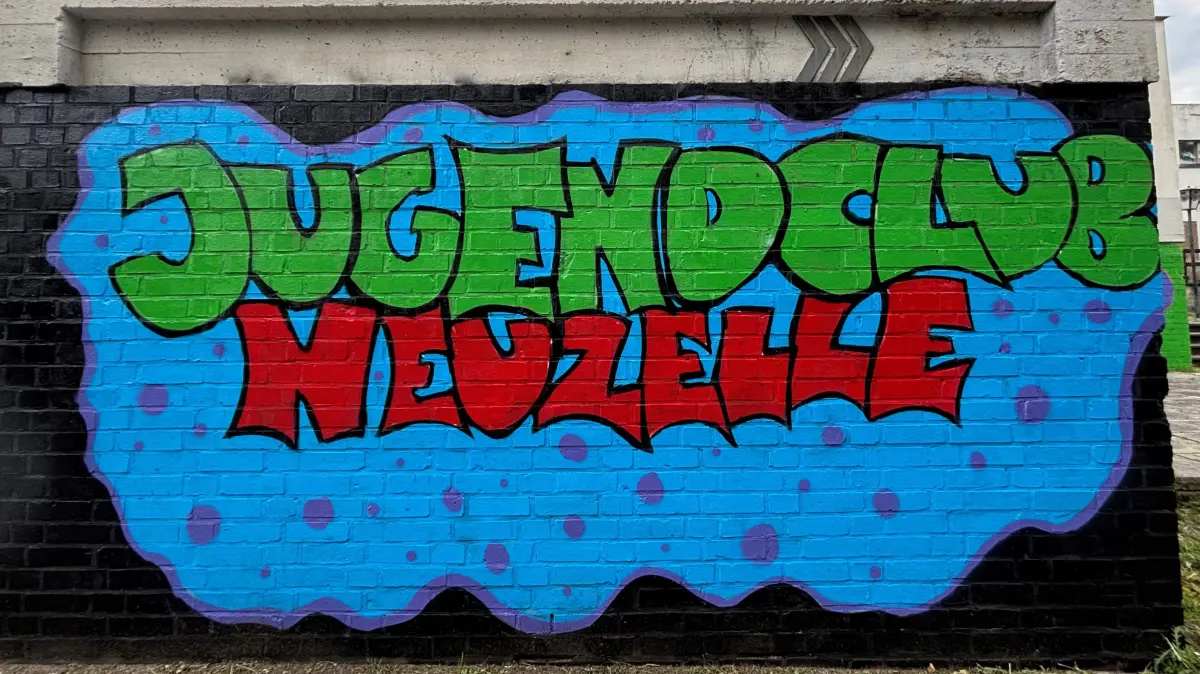 Graffiti am Schützenhaus in Neuzelle