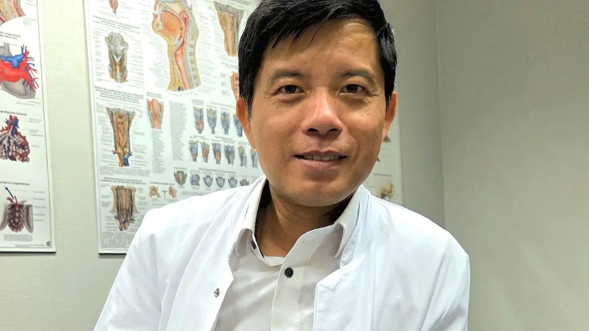 Dr. Thien An Duong Dinh, Chefarzt der Hals-Nasen-Ohren-Klinik in Hennigsdorf