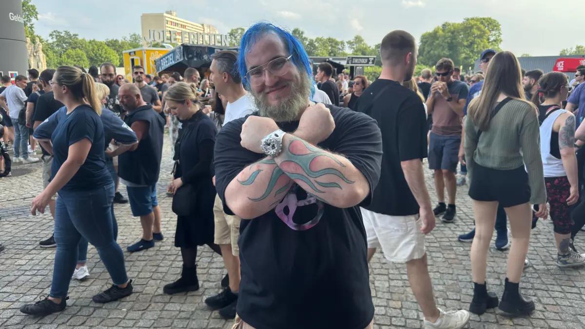 Bei Robin aus Oranienburg geht die Begeisterung für Linkin Park unter die Haut: Am Arm trägt er Tattoos wie einst Chester Bennington