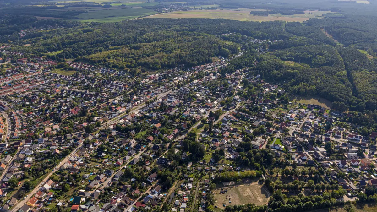 Grundstückseigentümer in Eisenhüttenstadt erhalten ihren Steuerbescheid. Die Hebesätze bleiben gleich, doch trotzdem kann die Steuerlast steigen.