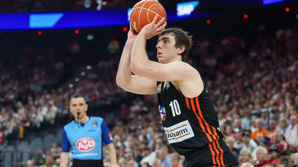 GER, FC Bayern Basketball vs. Ratiopharm Ulm, Basketball, easycredit Basketball Bundesliga, BBL, Playoffs, Finale, Spiel 3, Saison 2024/2025, 21.06.2025: Justinian Jessup (Ratiopharm Ulm, #10) beim Wurf,
GER, FC Bayern Basketball vs. Ratiopharm Ulm, Basketball, easycredit Basketball Bundesliga, BBL, Playoffs, Finale, Spiel 3, Saison 2024/2025, 21.06.2025,
Foto: Eibner-Pressefoto/Jenni Maul