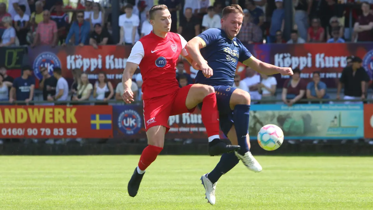 Einer von acht Abgängen bei der SG Union Klosterfelde: Max Grundmann (rechts) bestätigte nach dem Abpfiff, dass der ehemalige Kicker vom FC Energie Cottbus künftig ein anderes Trikot tragen wird.