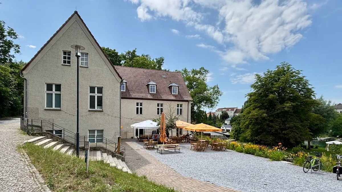 Restaurant Heinitz 11 im ehemaligen kurfürstlichen Bergschreiberamt vor den Toren des Museumsparks Rüdersdorf.
