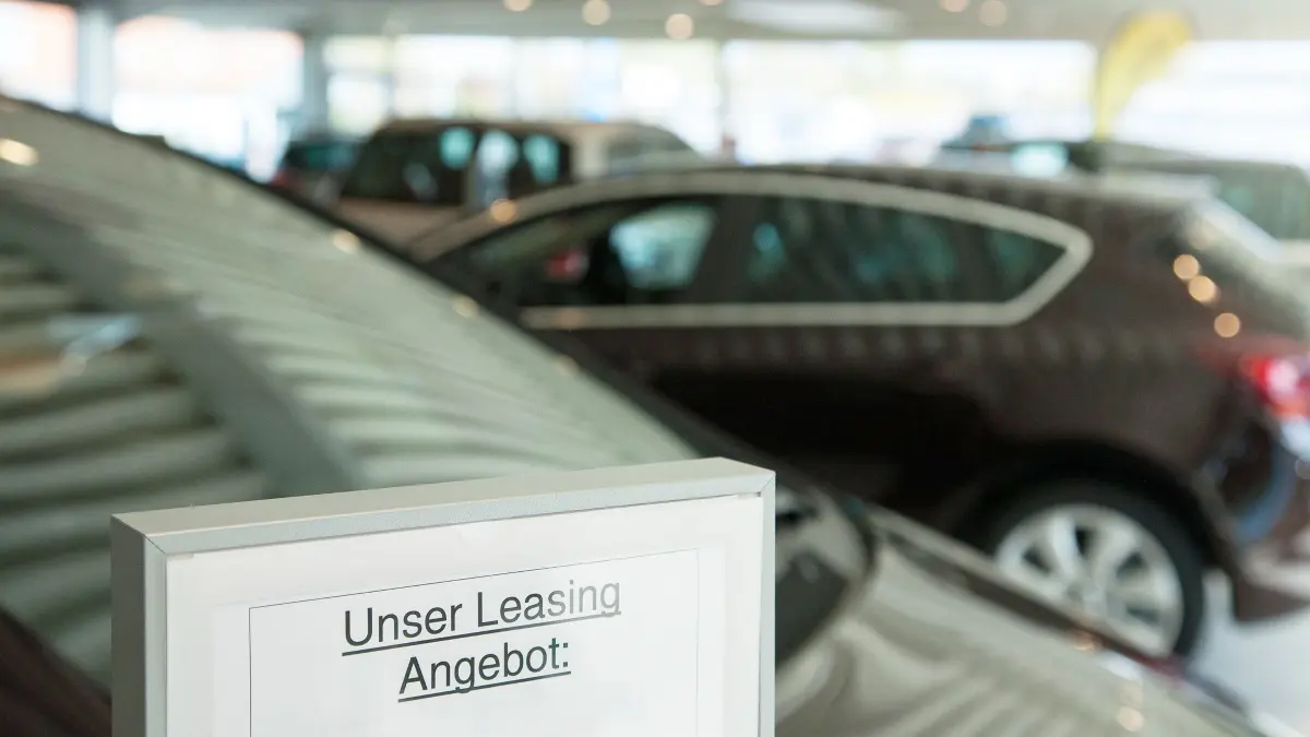 Auto Leasing Angebote: ARCHIV - Für Privatpersonen rechnet sich das nicht unbedingt: Fahrzeugleasing. (zu dpa: «Welche 7 Finanzfehler Sie vermeiden sollten») Foto: Kai Remmers/dpa-tmn - Honorarfrei nur für Bezieher des dpa-Themendienstes +++ dpa-Themendienst +++