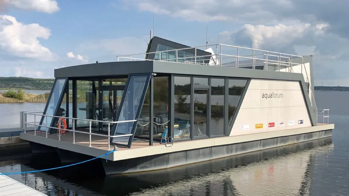 Erster Platz bei der Tombola, die in den Sommerferien veranstaltet wird, ist ein Familiennachmittag auf dem Konferenzboot aquaforum. Teilnehmen können alle, die ein Ticket beim Besucherbergwerk F60 in Lichterfeld erworben haben.