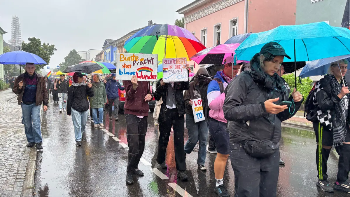 Bilder vom Christopher Street Day (CSD) 2025 in Bernau