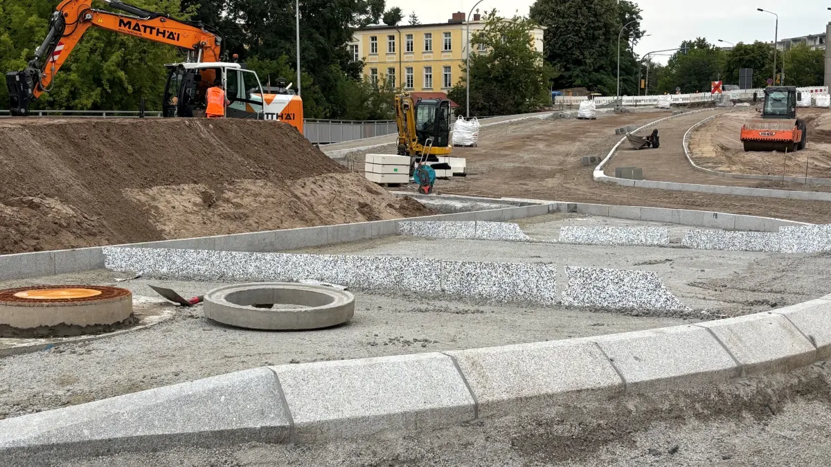Schon gut zu erkennen: Der künftige Kreisverkehr in Bad Freienwalde und der Verlauf der B158 in Richtung Schiffmühle.