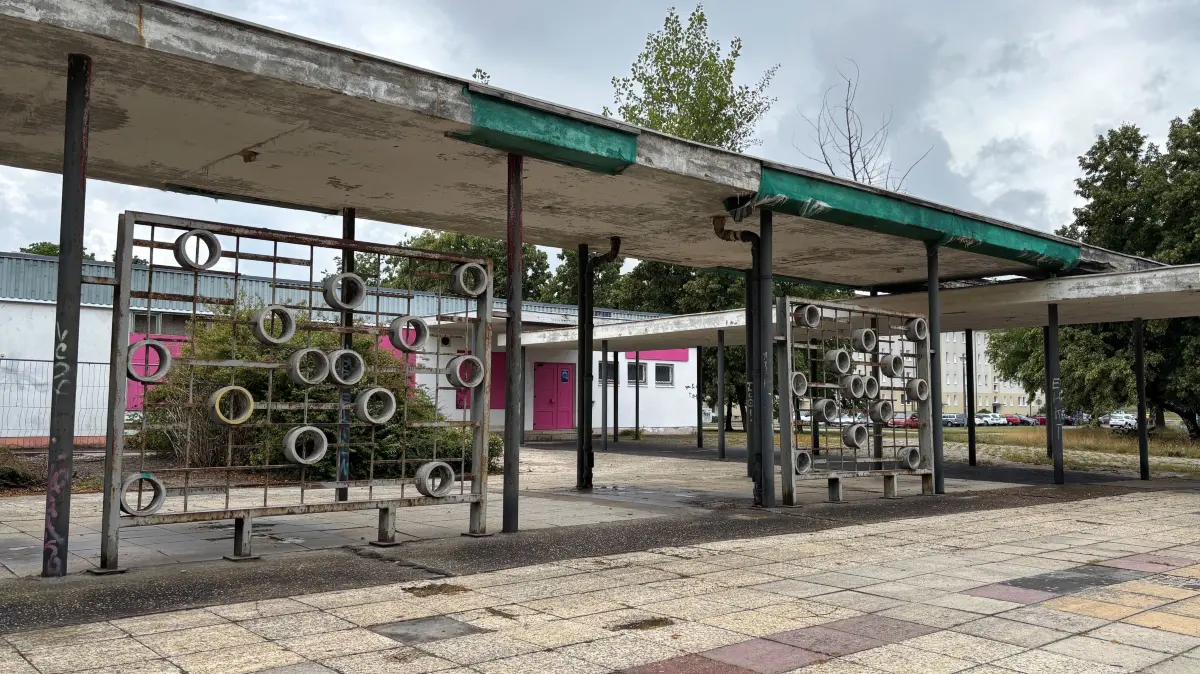 Ehemaliger Club am Anger am Platz der Jugend in Eisenhüttenstadt