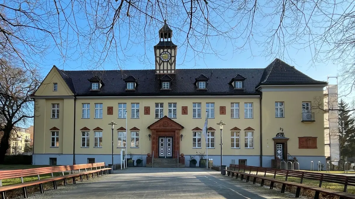 Rathaus Velten - Bürgermeisterwahl 2025 - wer folgt auf Ines Hübner?