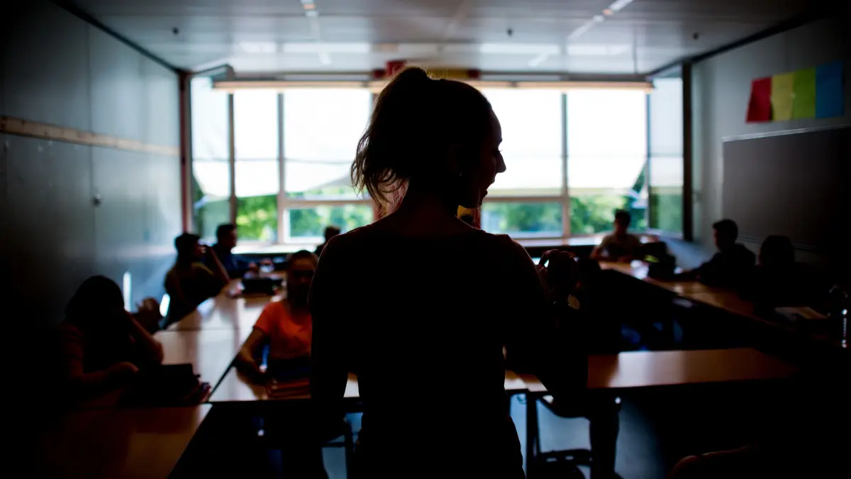 Was, wenn man nicht die Lehrerin oder der Lehrer vor der Klasse steht, sondern ein Zeitzeuge, Wissenschaftler oder Handwerker, um von seinen oder ihren Erfahrungen zu berichten? Eine App macht es möglich und füllt dabei mehr als nur Lücken im Vertretungsplan.