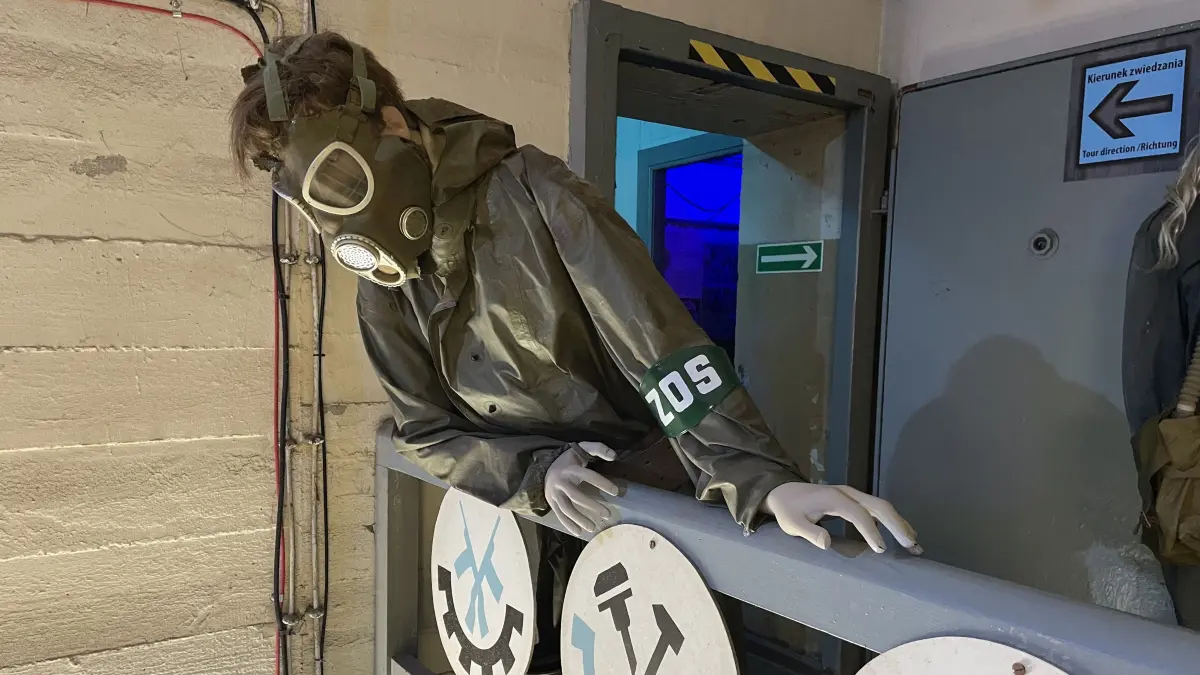 Bunker in Stettin (Polen): Unter dem Hauptbahnhof in Stettin befindet sich eine der größten Luftschutzanlagen Polens. Besucher können sich hier auf die Spuren der Vergangenheit begeben und in einer multimedialen Ausstellung mehr über das Leben zur Zeit des Zweiten Weltkriegs und Kalten Kriegs erfahren.