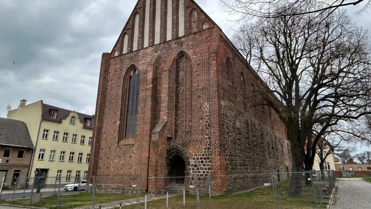 Die Klosterkirche in Angermünde wartet seit drei Jahren auf eine Sanierung.