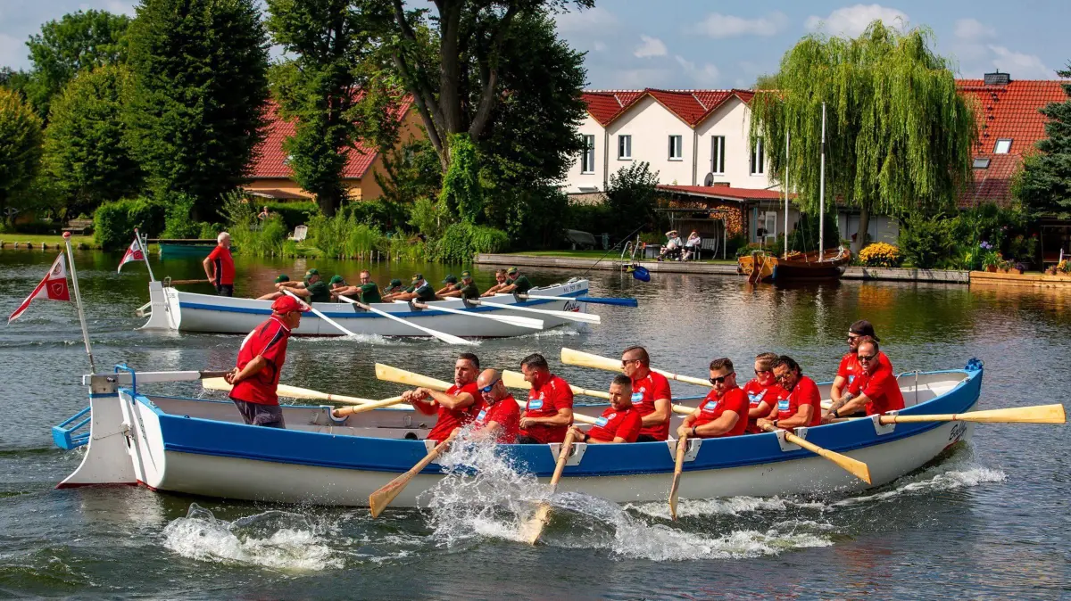 Kutterrudern Müllrose 2024: Müllrose. Müllroser Seezauber. Kutterrudern. 03.08.2024 Foto: Lutz Boltz
Bild honorarpflichtig!