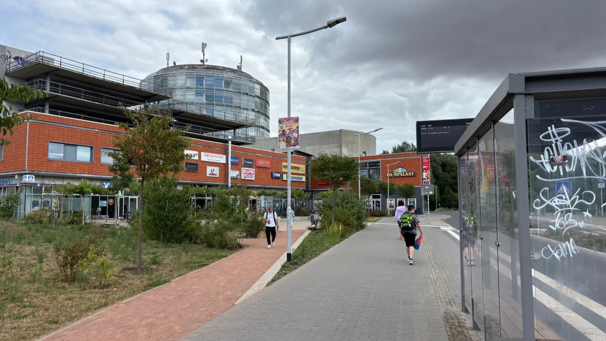 Erste Erfolge gibt es zum Zustand der Bernauer Bahnhofs-Passage zu vermelden. Der Eigentümer hat die ersten Auflagen des Bauordnungsamtes erfüllt.