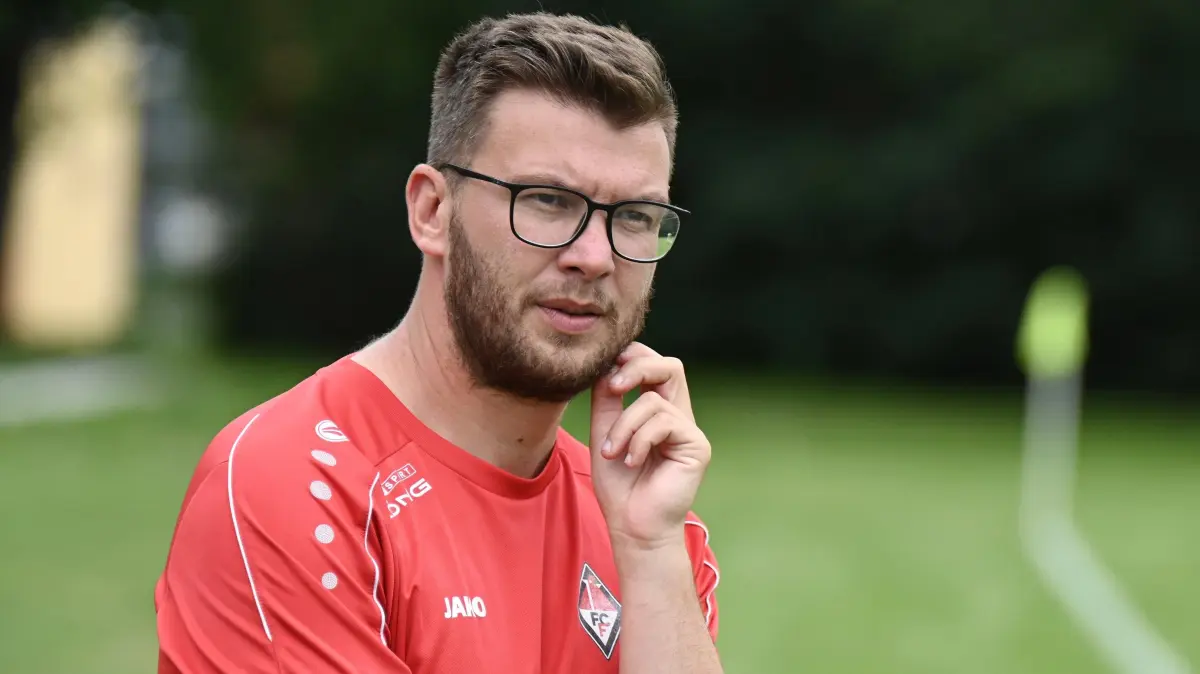 Fussball : Kienbaum OSP, Fussball Saisonvorbereitung, Regionales Freundschaftsspiel, Eintracht Mahlsdorf - 1. FC Frankfurt, Trainer Sascha Kloß
FOTO BENK 26.07.2025