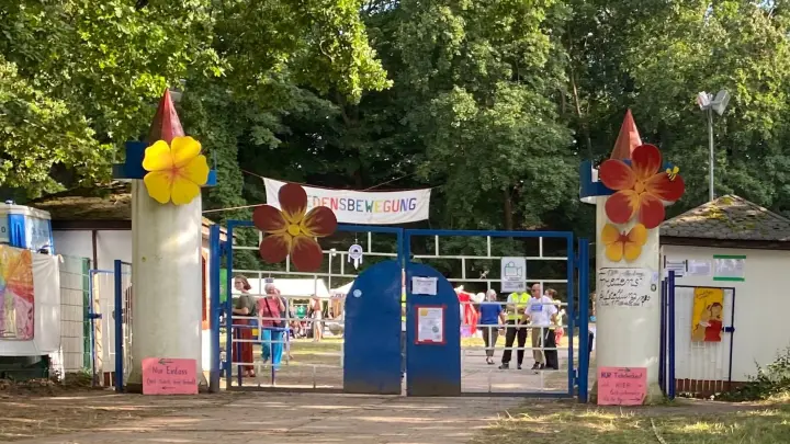 Welche Gruppen hinter der Friedensbewegung stecken