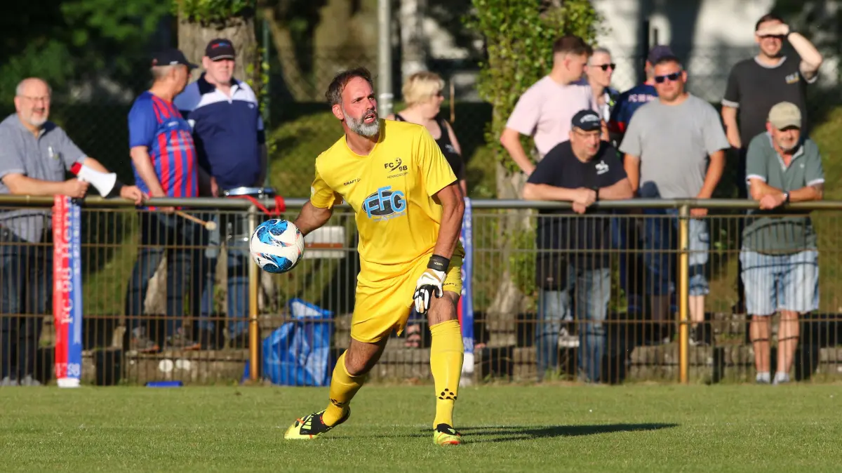 Geballte Erfahrung: Zum Kader des FC 98 Hennigsdorf gehört auch wieder Patrick Bobermin. Fünf Torwarte, das hört sich auf den ersten Blick gut an, sagt der Trainer. Aber ohne "unsere 40-jährige Eiche" wird es nicht gehen.