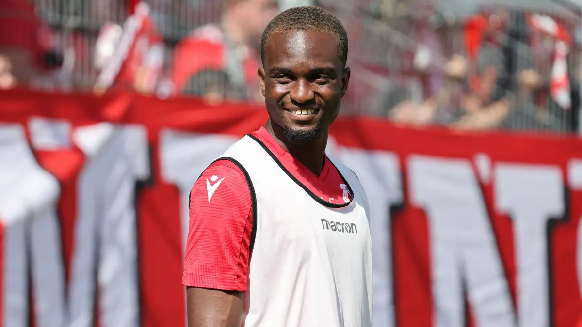 Fussball 3. Liga 2025/2026 FC Energie Cottbus - 1. FC Saarbrücken: 15 Dennis Duah (Energie Cottbus)