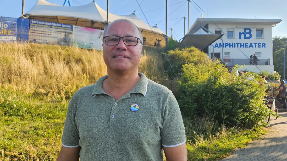 Er hat dem Theater in Senftenberg einen Besucherrekord beschert: Daniel Ris, Intendant der Neuen Bühne Senftenberg, zu der auch das Amphitheater in Großkoschen gehört.