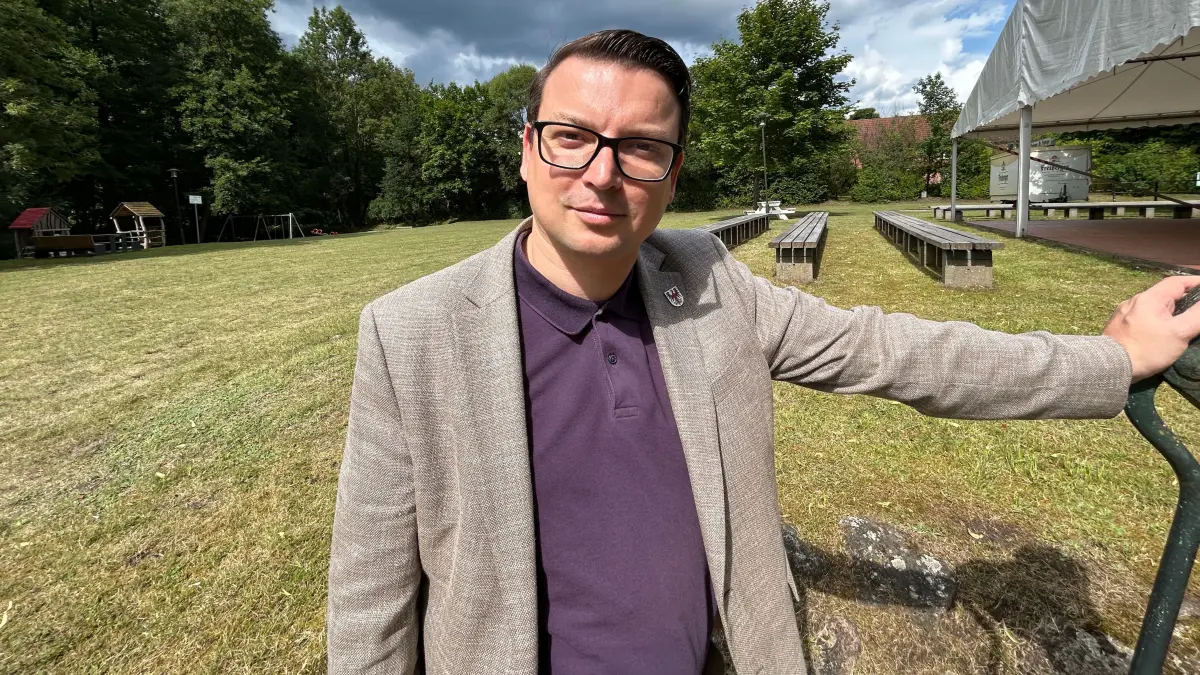 Frank-Rudi Schwochow ist seit 2018 Bürgermeister von Rheinsberg. Zur Wahl 2025 tritt er wieder an. Das will er für Stadt und Ortsteile erreichen.