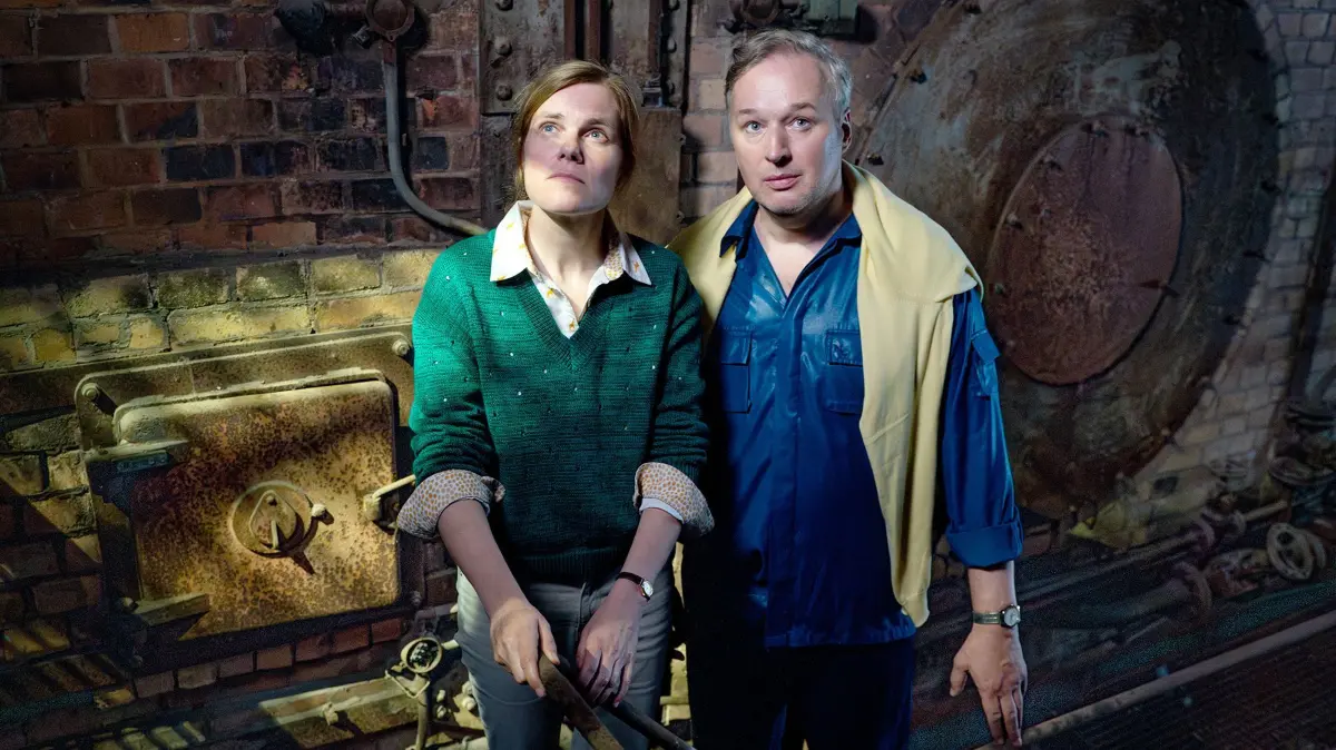Am Drehort Kraftwerk Plessa: Wilma (Fritzi Haberlandt) und Martin (Stephan Grossmann) verbindet eine lange und tief empfundene Freundschaft.