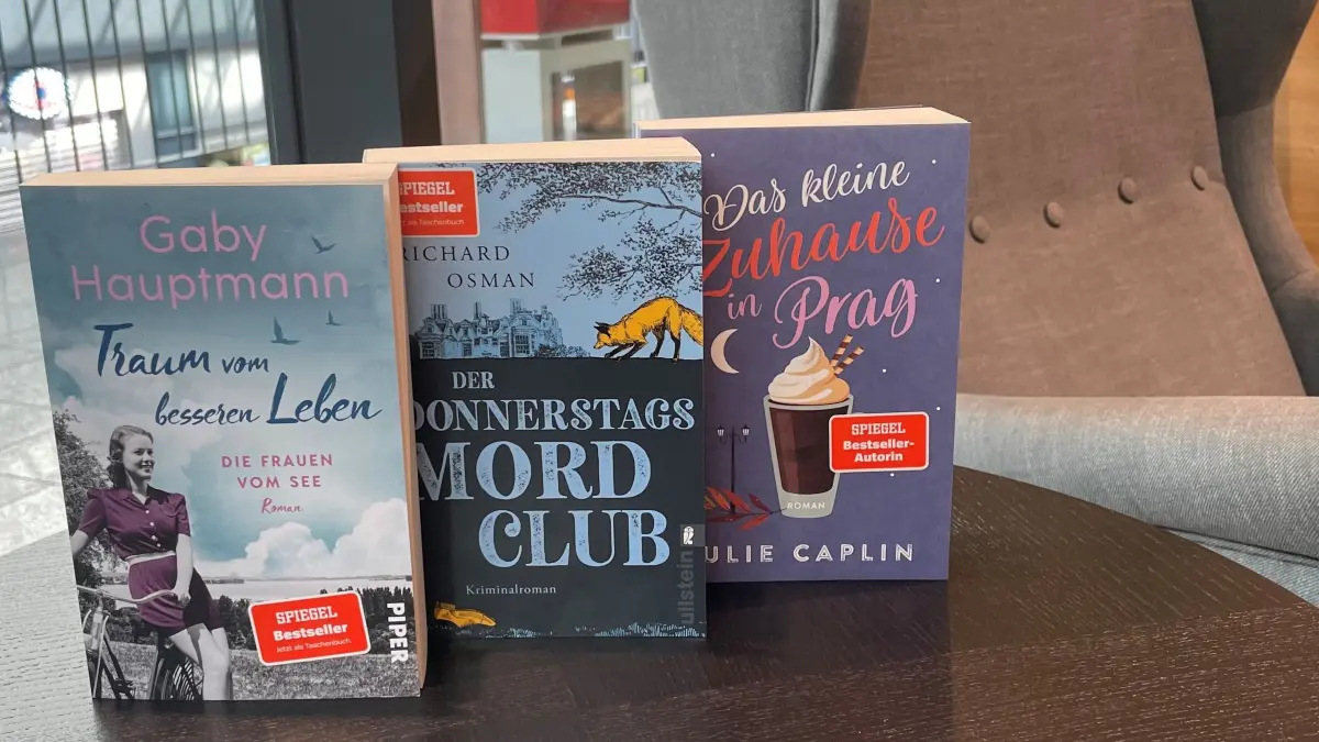 Diese Bücher passen gut in jede Ferientasche.