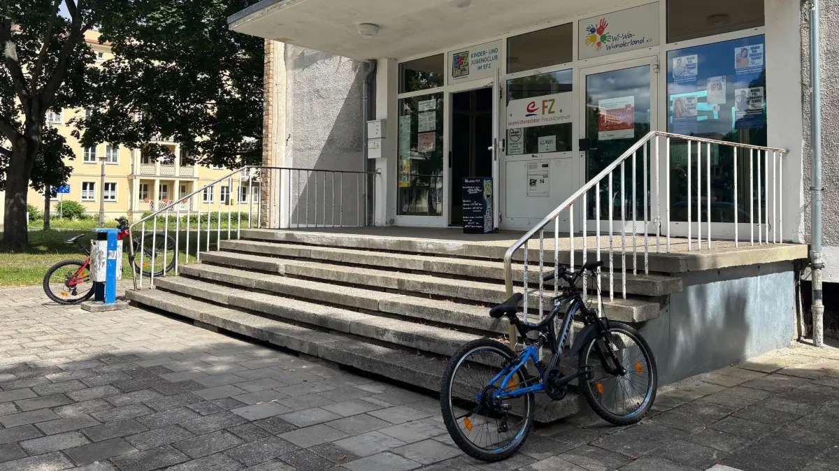 Im Eisenhüttenstädter Freizeitzentrum (EFZ) am Ludmilla-Hypius-Weg hat der Verein Wi-Wa-Wunderland unter dem Namen EFZ4You einen Jugendclub eingerichtet.