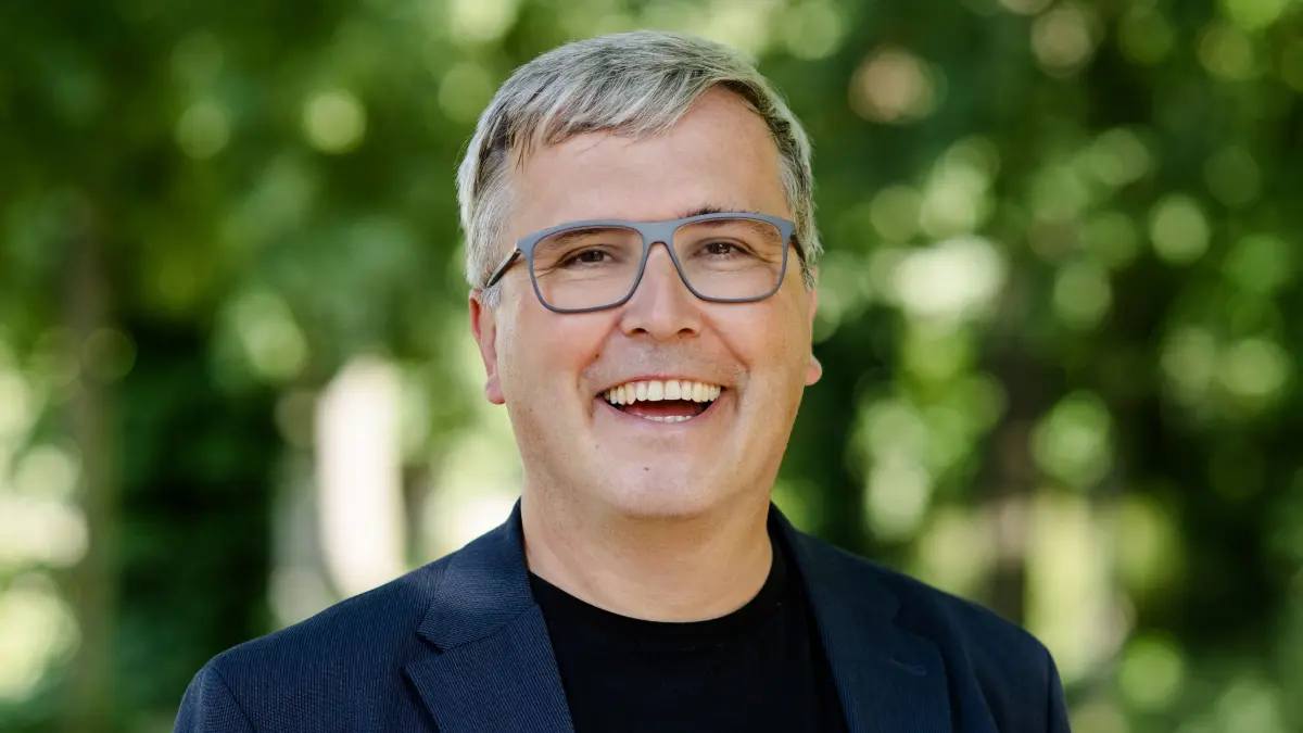 Bürgermeisterwahl Oranienburg 2025, Wahl am 28. September, Amtsinhaber Alexander Laesicke (parteilos) tritt für eine zweite Amtszeit an