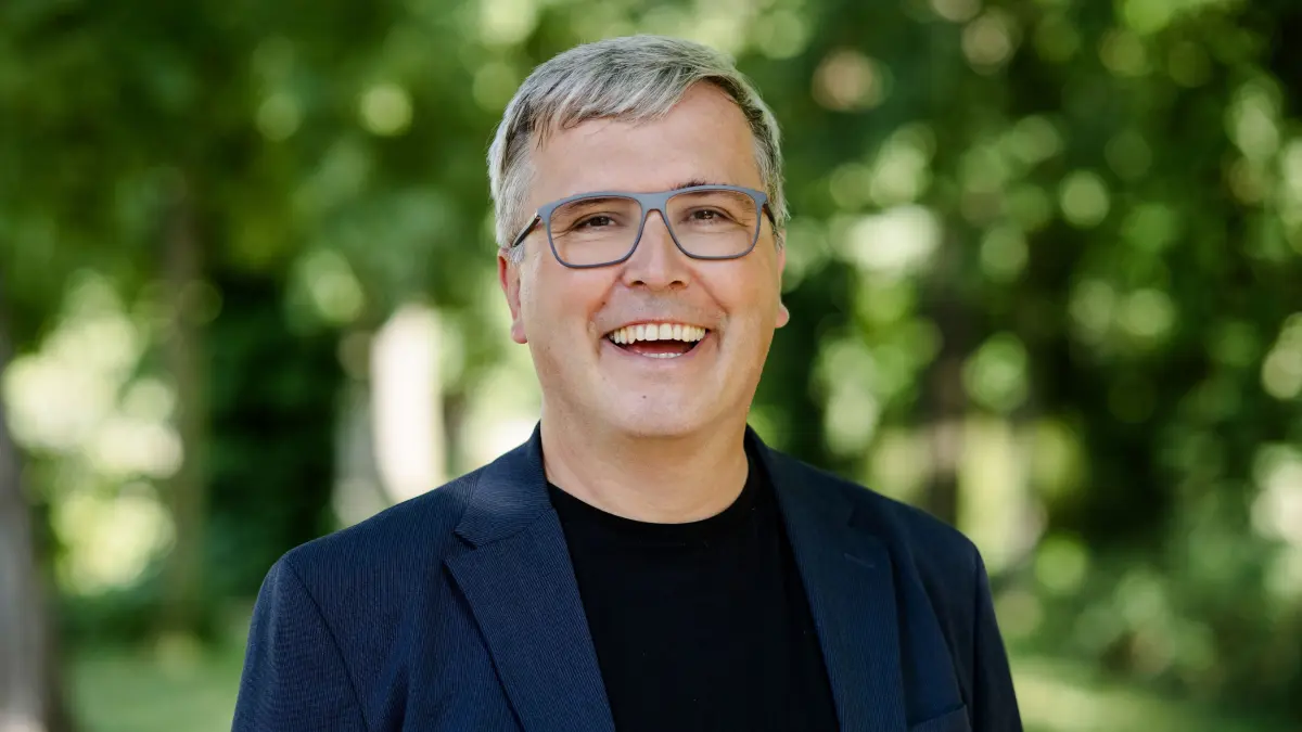 Bürgermeisterwahl Oranienburg 2025, Wahl am 28. September, Amtsinhaber Alexander Laesicke (parteilos) tritt für eine zweite Amtszeit an