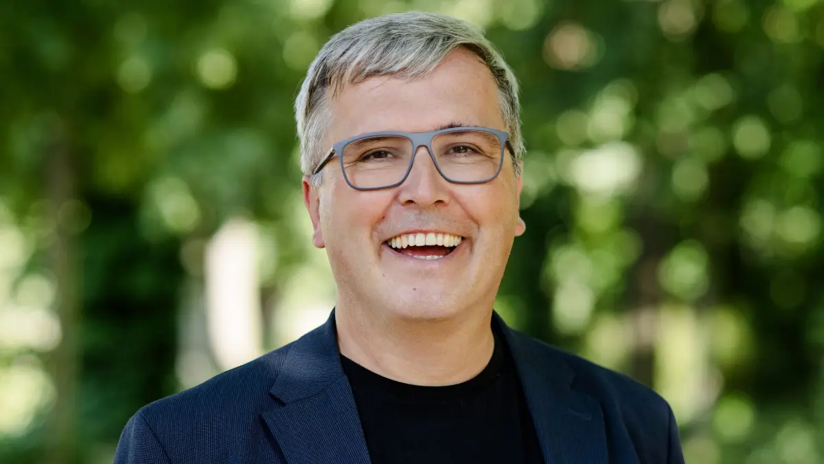 Bürgermeisterwahl Oranienburg 2025, Wahl am 28. September, Amtsinhaber Alexander Laesicke (parteilos) tritt für eine zweite Amtszeit an
