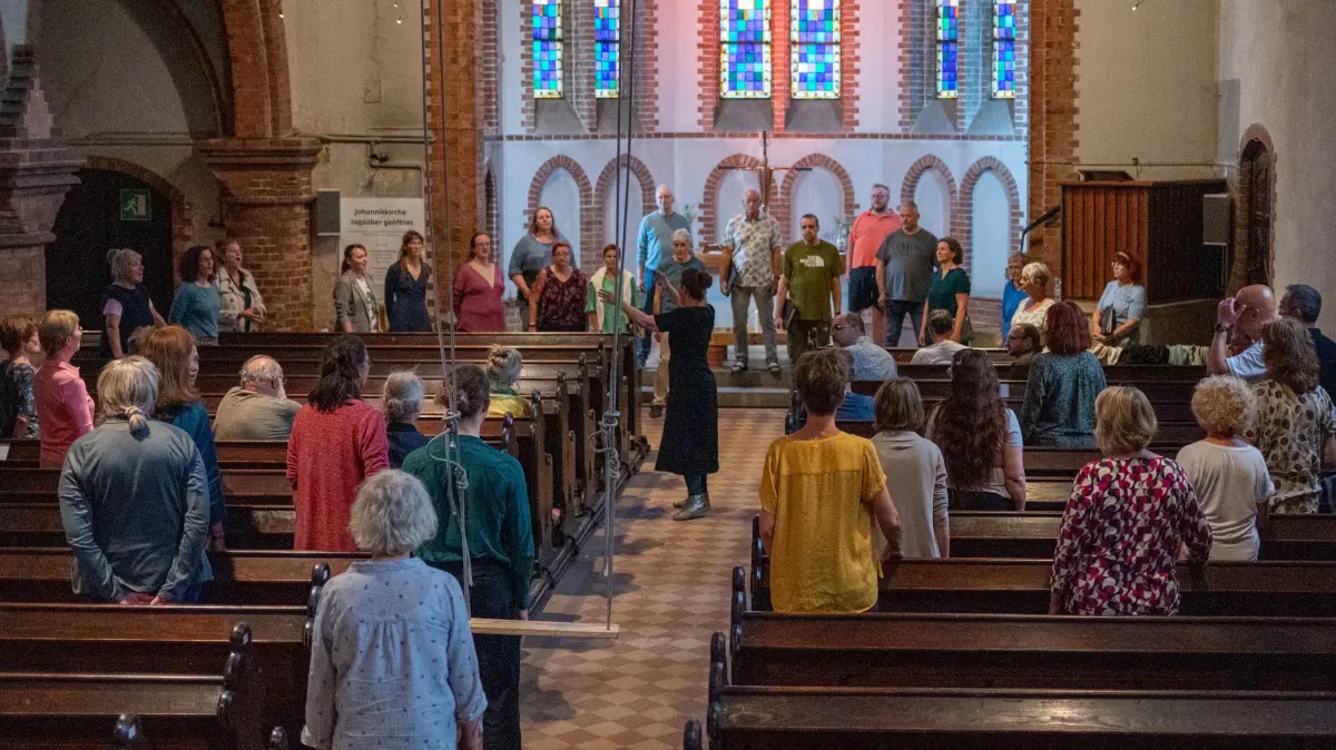 Auftritt des Chores beim Johanniskirchenfest. Die Johannis-Kirche wird in den kommenden Jahren geschlossen und zum Veranstaltungszentrum umgebaut.