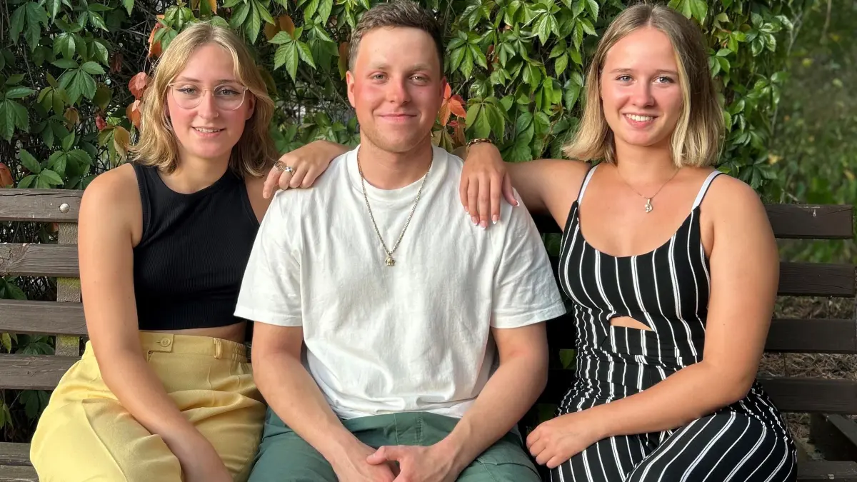 Glück hoch drei! Nicole, Tobias und Nadine Buhlau sind in ihren Kindertagen Medienstars in Eisenhüttenstadt gewesen. Aber was ist aus den Drillingen geworden, die mittlerweile 22 Jahre alt sind?