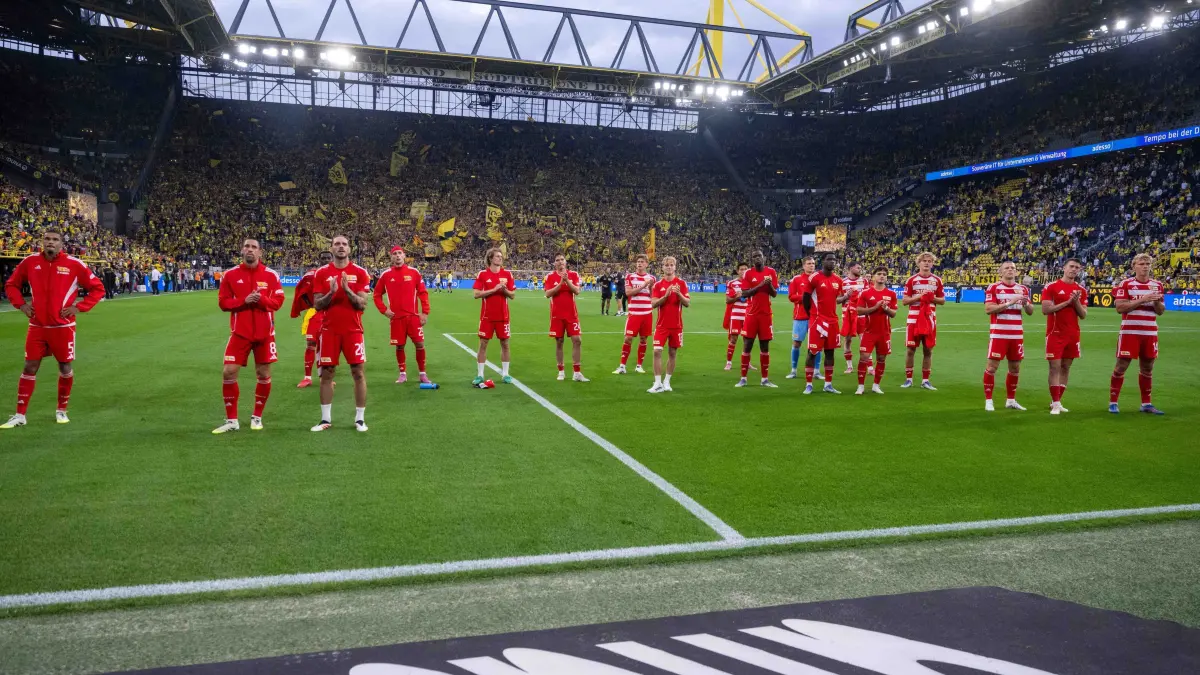 1.BL Dortmund - 1. FC Union 2025/26: Fußball, Herren, 1. Bundesliga, Saison 2025/2026, (2. Spieltag), Borussia Dortmund - 1. FC Union Berlin, Berliner Enttäuschung nach Abpfiff, 31.08. 2025, Foto: Matthias Koch