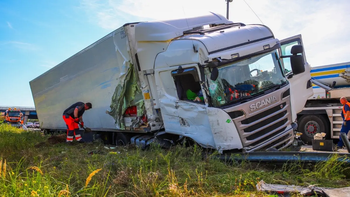 Unfall Autobahn A10 am 1.09.2025 zwischen Birkenwerder und Kreuz Oranienburg