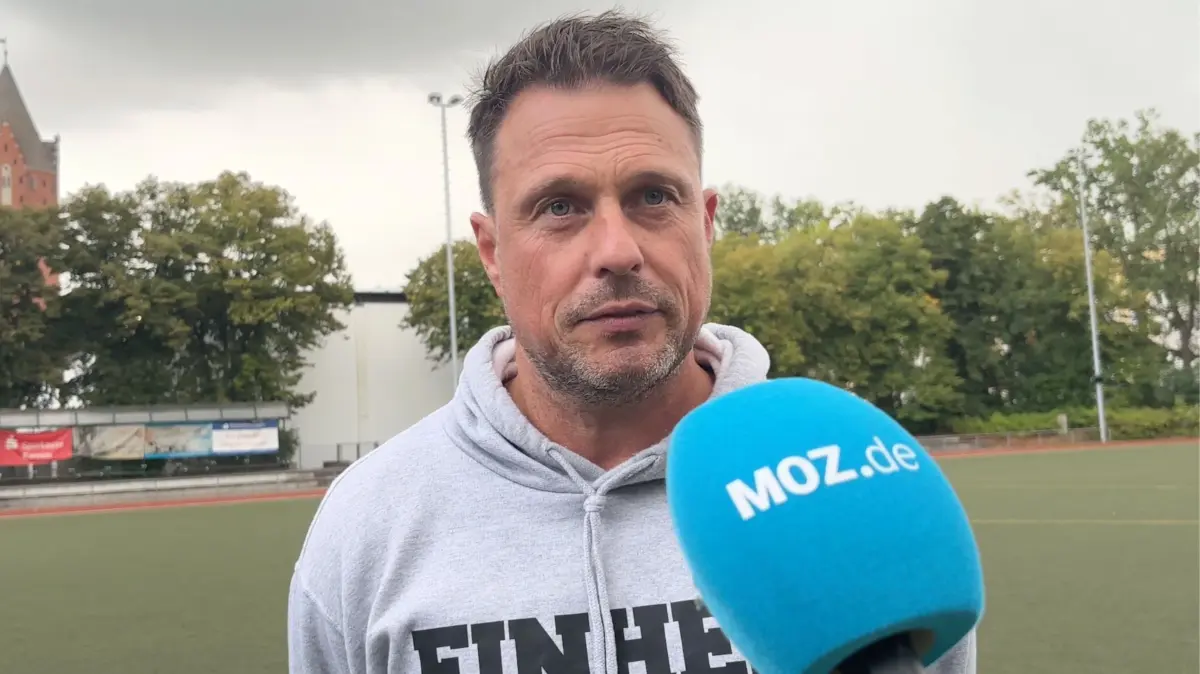 FB BBL 3. ST TSG Einheit Bernau - Union Fürstenwalde: Berenau, 13.09.2025, FB BBL 3. ST TSG Einheit Bernau - Union Fürstenwalde, Bernaus Trainer Matthias Schönknecht