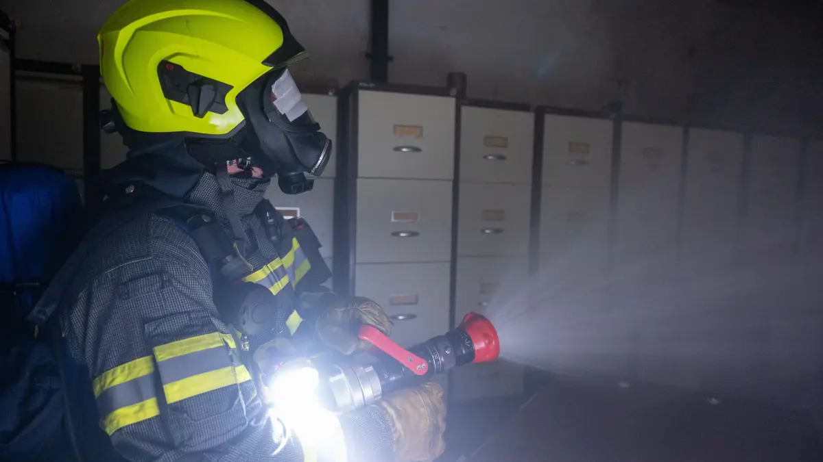 Der Brand wird gelöscht.