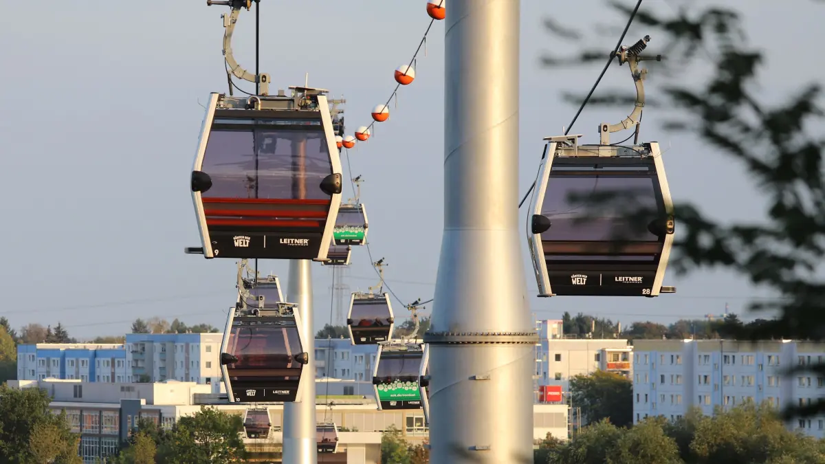 Seit 2017 gibt es in den Gärten der Welt in Berlin Marzahn-Hellersdorf eine Seilbahn. Der Landkreis Oder-Spree denkt ernsthaft darüber nach, eine Seilbahn für den Nahverkehr einzusetzen.