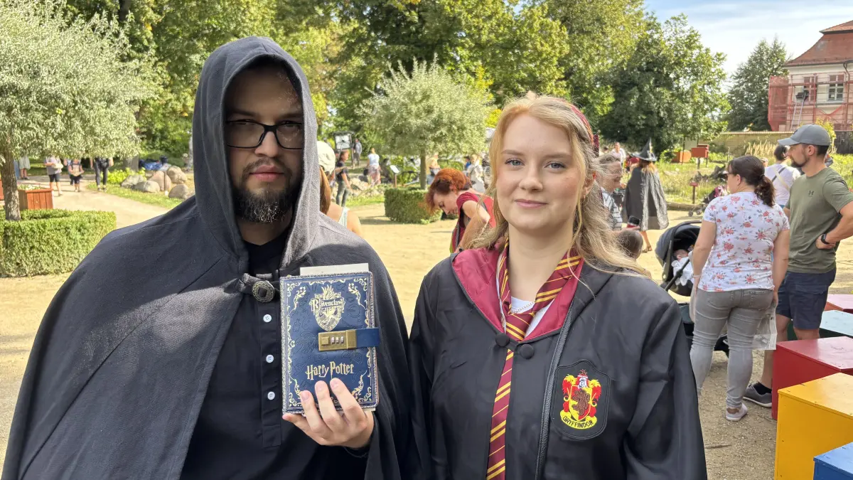 Ayana Riedel aus Schildow und Patrick Leddin aus Oranienburg sind Fans der Harry-Potter-Saga. "Wir haben alle Bücher gelesen und die Filme gesehen", so die 26-Jährige.