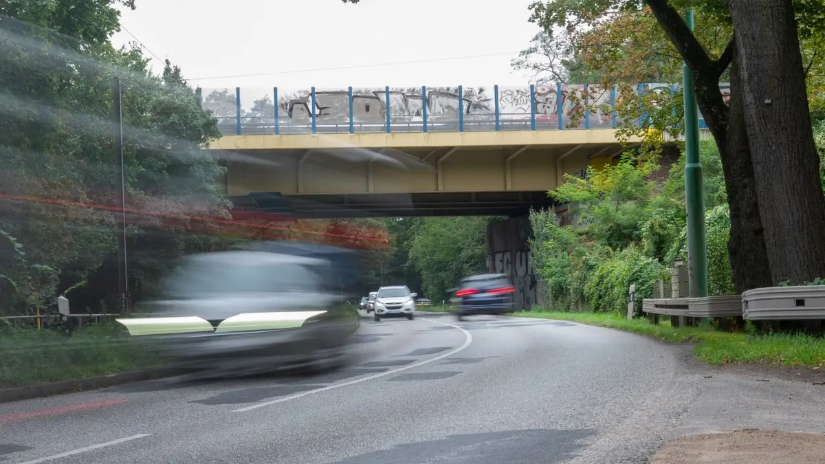 Die Landesstraße L302, Schöneicher Landstraße, ist bis zum 7. Oktober in Rüdersdorf im Bereich der Mühlenfließbrücke voll gesperrt.