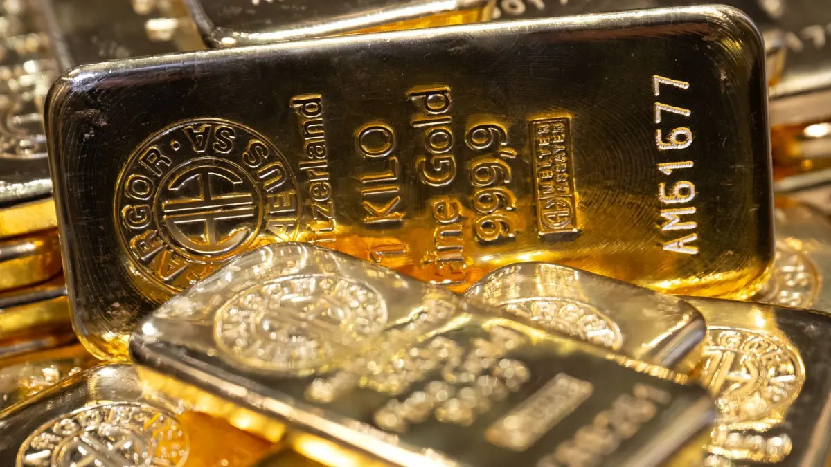 Gold: ARCHIV - 04.04.2025, Bayern, München: Goldbarren unterschiedlicher Größe liegen bei einem Edelmetallhändler (zu dpa: «Gold steigt von Rekord zu Rekord - auch Silber stark gefragt») Foto: Sven Hoppe/dpa +++ dpa-Bildfunk +++
