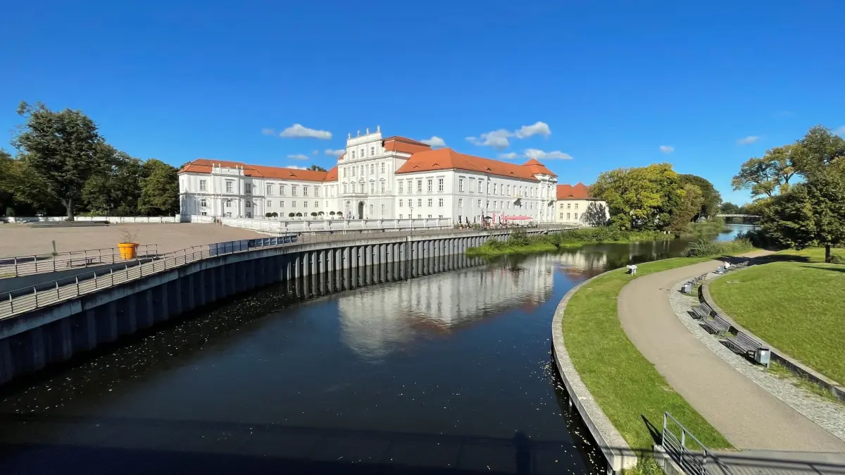 Schloss Oranienburg, ältestes Barockschloss in Brandenburg, Architektur, Barockbau, Sitz von Verwaltung, Rathaus an der Havel