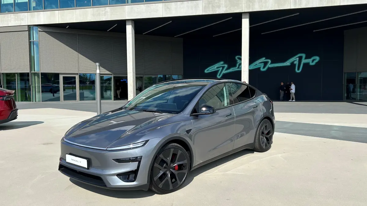 Für den europäischen Markt: Tesla startet in Grünheide die Produktion einer neuen Variante seines Model Y. Es ist ein Sport-Modell.