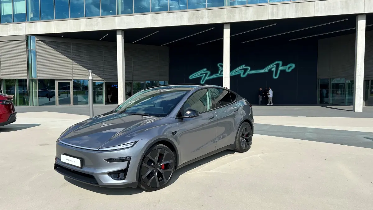 Für den europäischen Markt: Tesla startet in Grünheide die Produktion einer neuen Variante seines Model Y. Es ist ein Sport-Modell.