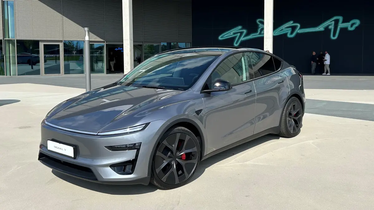 Für den europäischen Markt: Tesla startet in Grünheide die Produktion einer neuen Variante seines Model Y. Es ist ein Sport-Modell.