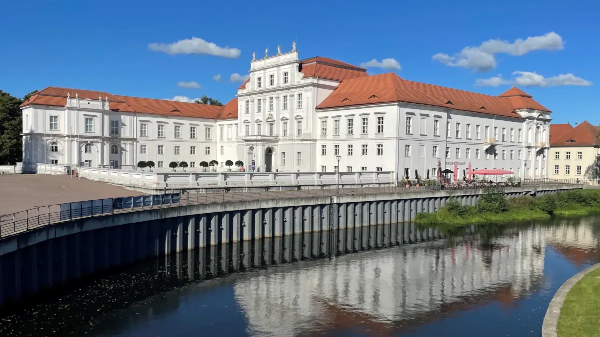 Schloss Oranienburg, ältestes Barockschloss in Brandenburg, Architektur, Barockbau, Sitz von Verwaltung, Rathaus an der Havel