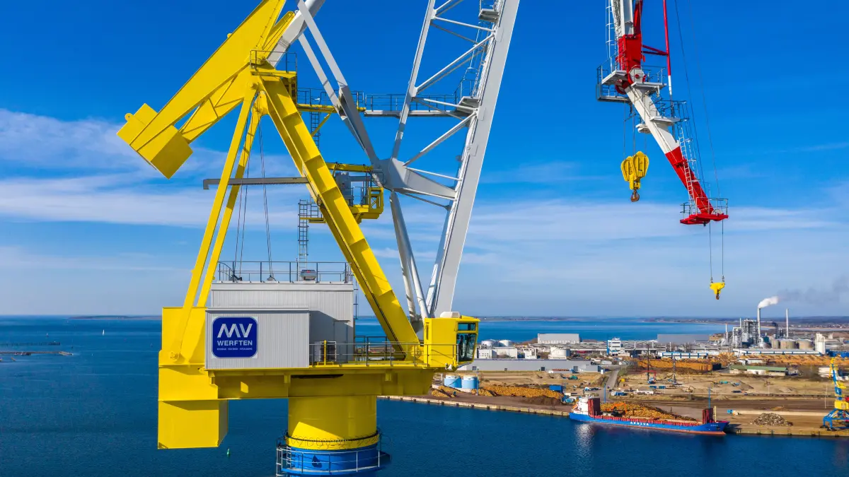 Der große Kran auf der Werft in Wismar war ein Referenzobjekt für neue Aufträge für Ardelt in Eberswalde. Die Werft gehört mittlerweile zur Meyer-Gruppe.