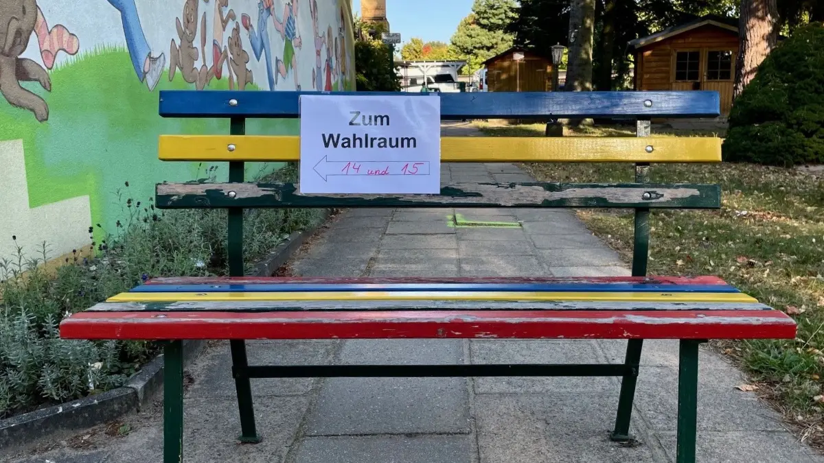 Klassischerweise wird in Kitas oder Schulen gewählt. Wahllokal Wahlen Bürgermeisterwahl Oranienburg 2025