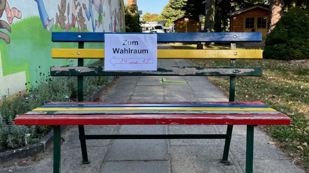 Klassischerweise wird in Kitas oder Schulen gewählt. Wahllokal Wahlen Bürgermeisterwahl Oranienburg 2025