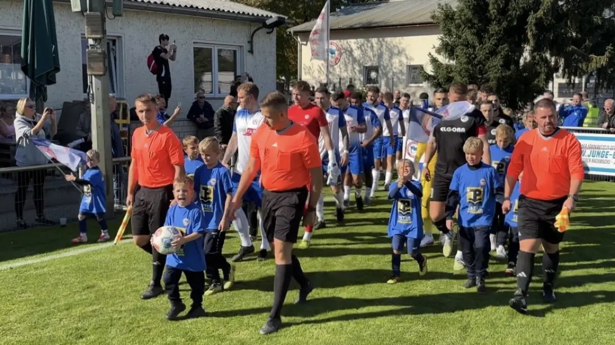 Das erste Saisonderby in der Brandenburgliga: Oranienburger FC Eintracht gegen TuS Sachsenhausen