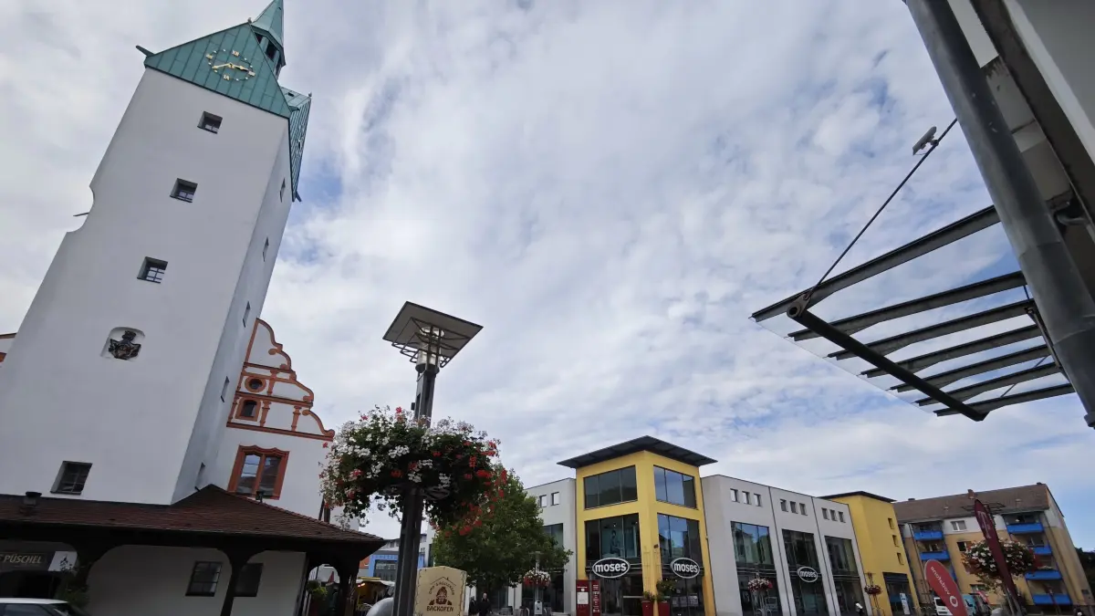 Neben dem Alten Rathaus befindet sich die Fürstengalerie. Deren Baukosten lagen im Millionenbereich. Ein Darlehen für das Projekt sorgt jetzt für eine vorläufige Haushaltssperre.